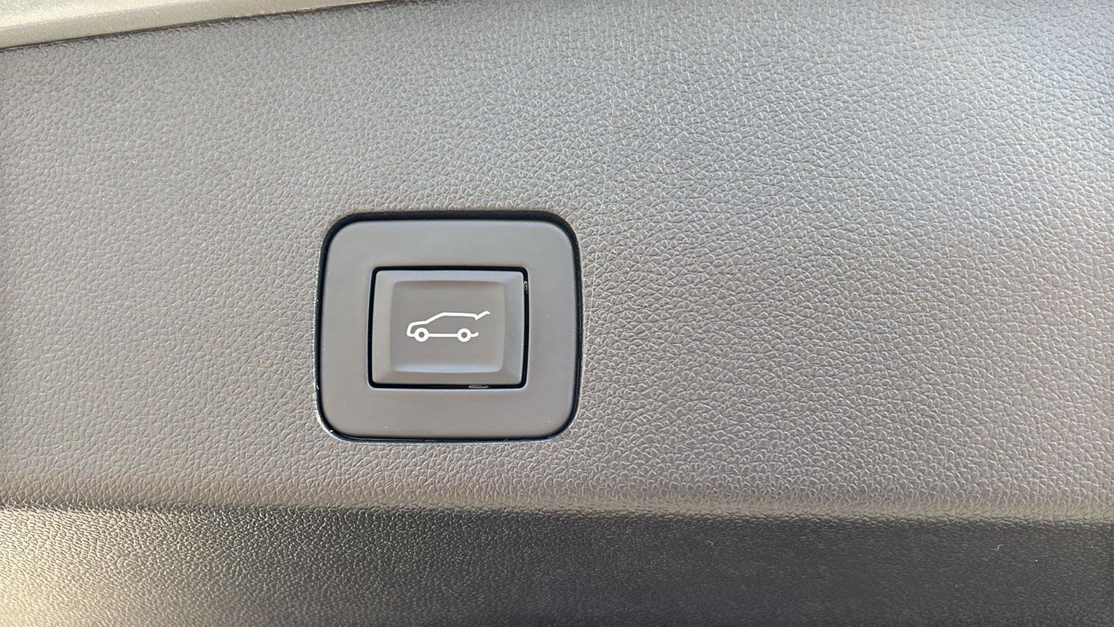 Certified 2023 Buick Encore GX Select FWD image 18