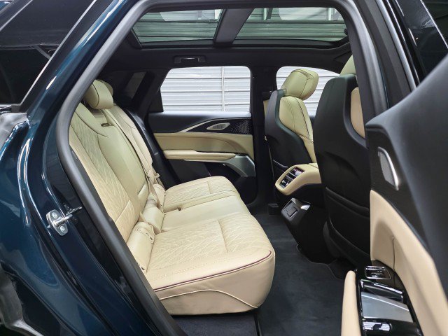 Used 2025 Cadillac Lyriq Luxury w/ Nappa Leather Package AWD/4WD image 16