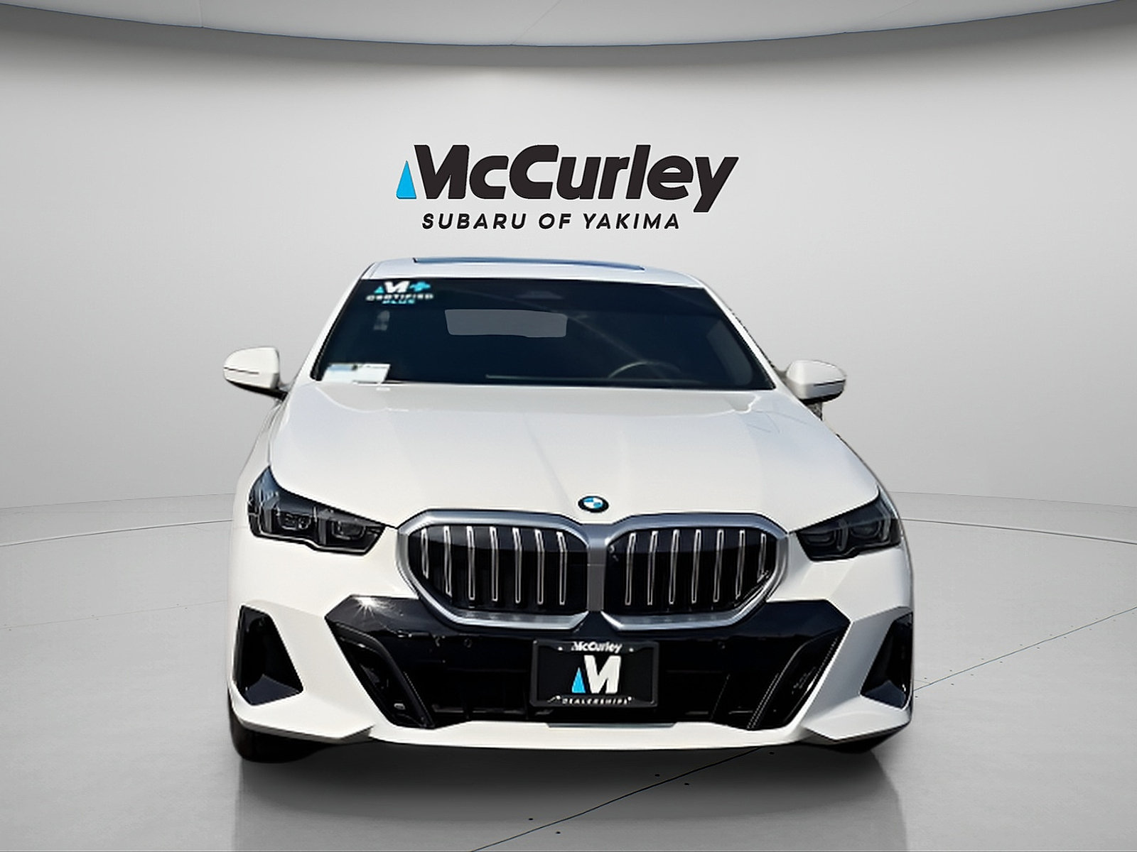 Used 2025 BMW 530i xDrive w/ M Sport Package AWD/4WD image 9