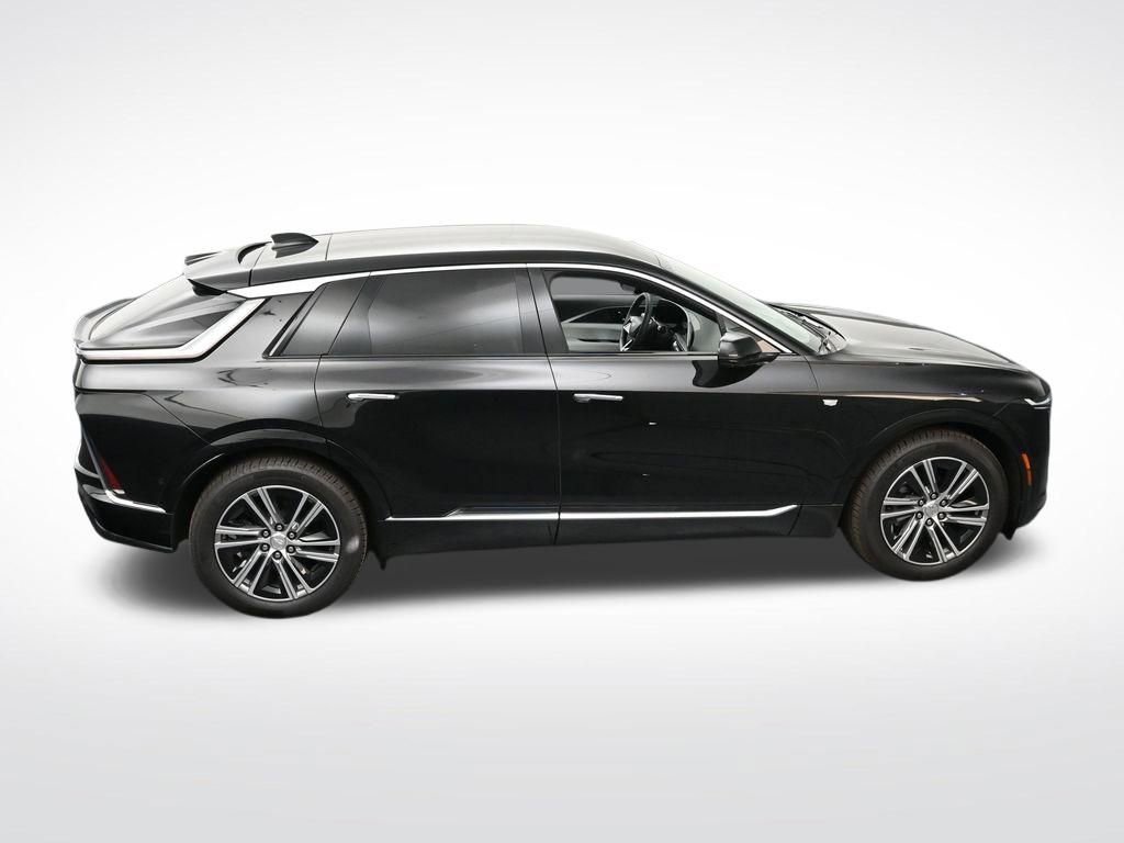 Used 2025 Cadillac Lyriq Luxury AWD/4WD image 20