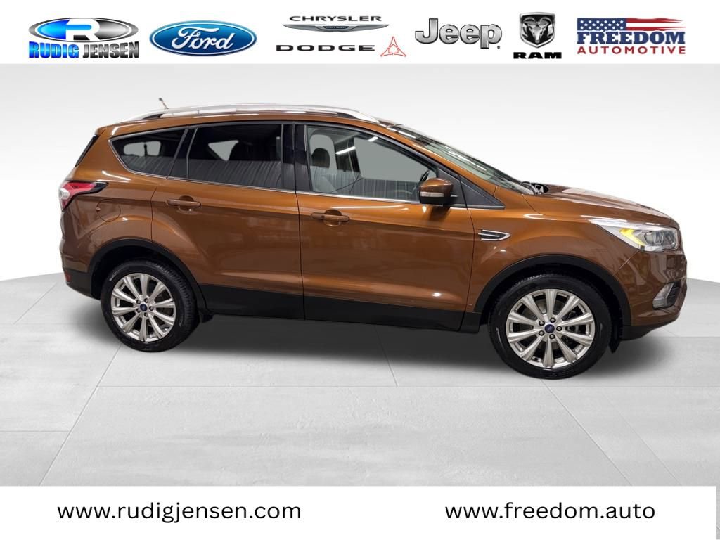 Used 2017 Ford Escape Titanium image 2