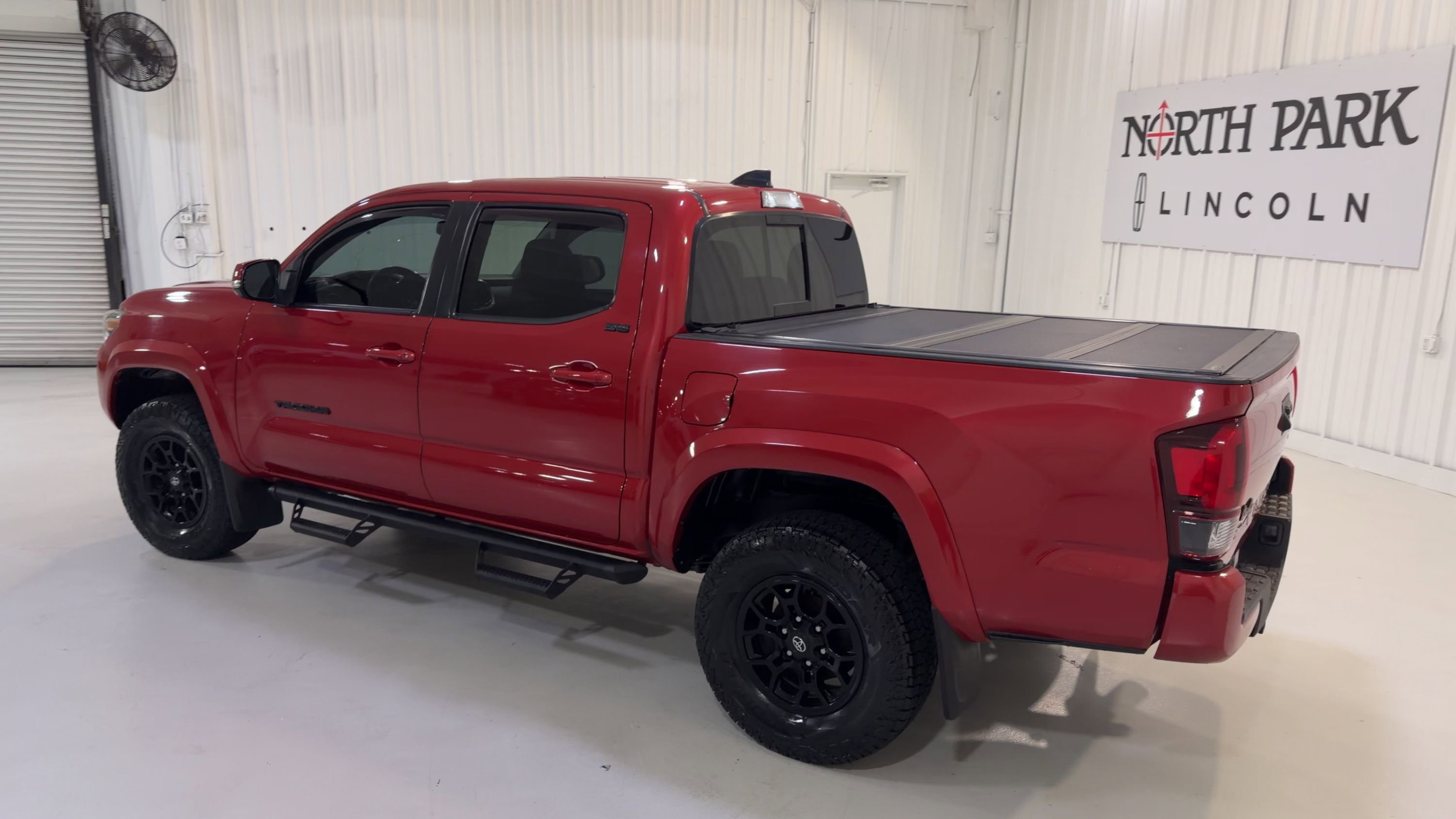 Used 2021 Toyota Tacoma SR5 w/ Technology Package AWD/4WD image 7