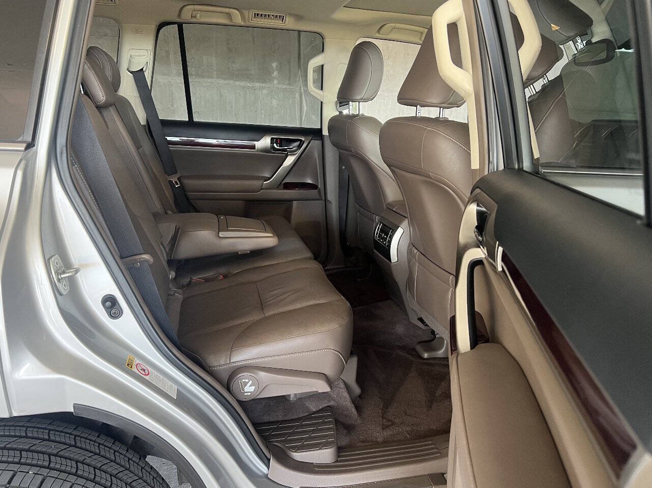 Used 2018 Lexus GX 460 Premium w/ Premium Package AWD/4WD image 20