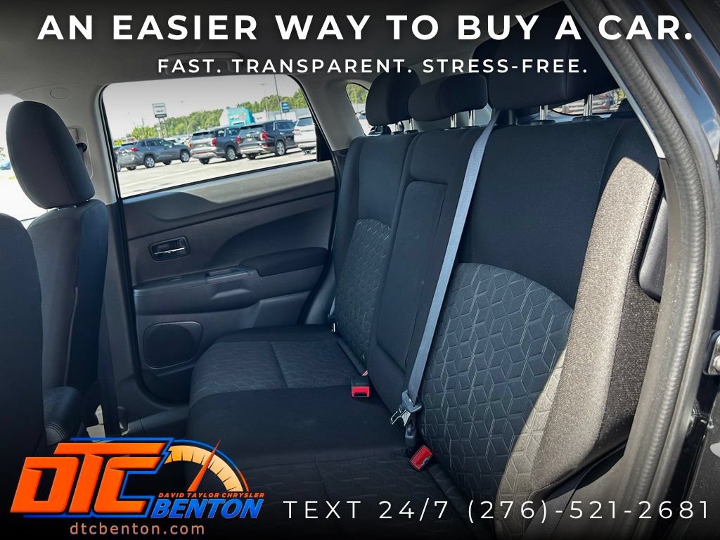 Used 2025 Mitsubishi Outlander Sport SE AWD/4WD image 12