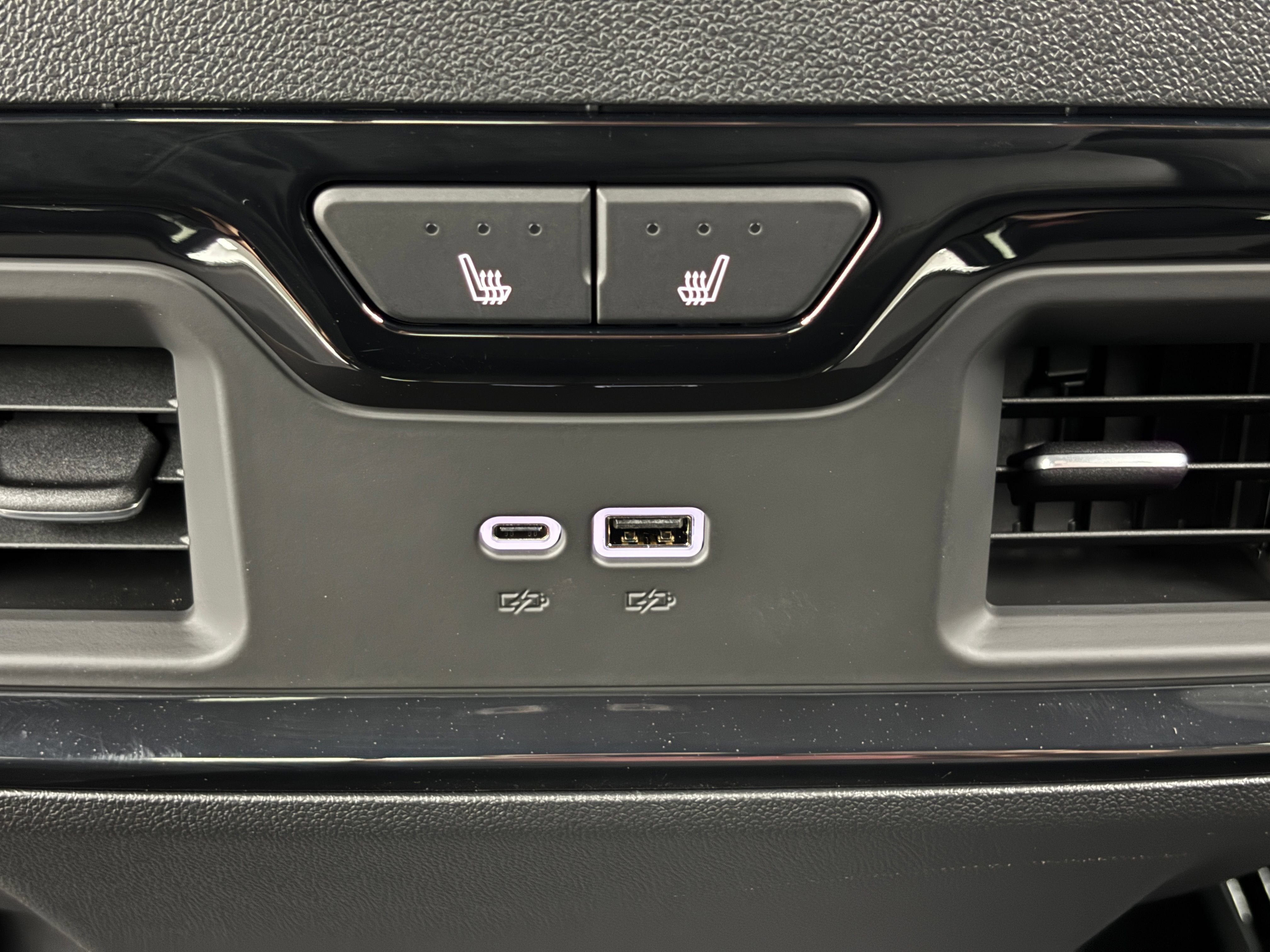 New 2026 GMC Sierra 2500 AT4 w/ AT4 Premium Plus Package AWD/4WD image 8