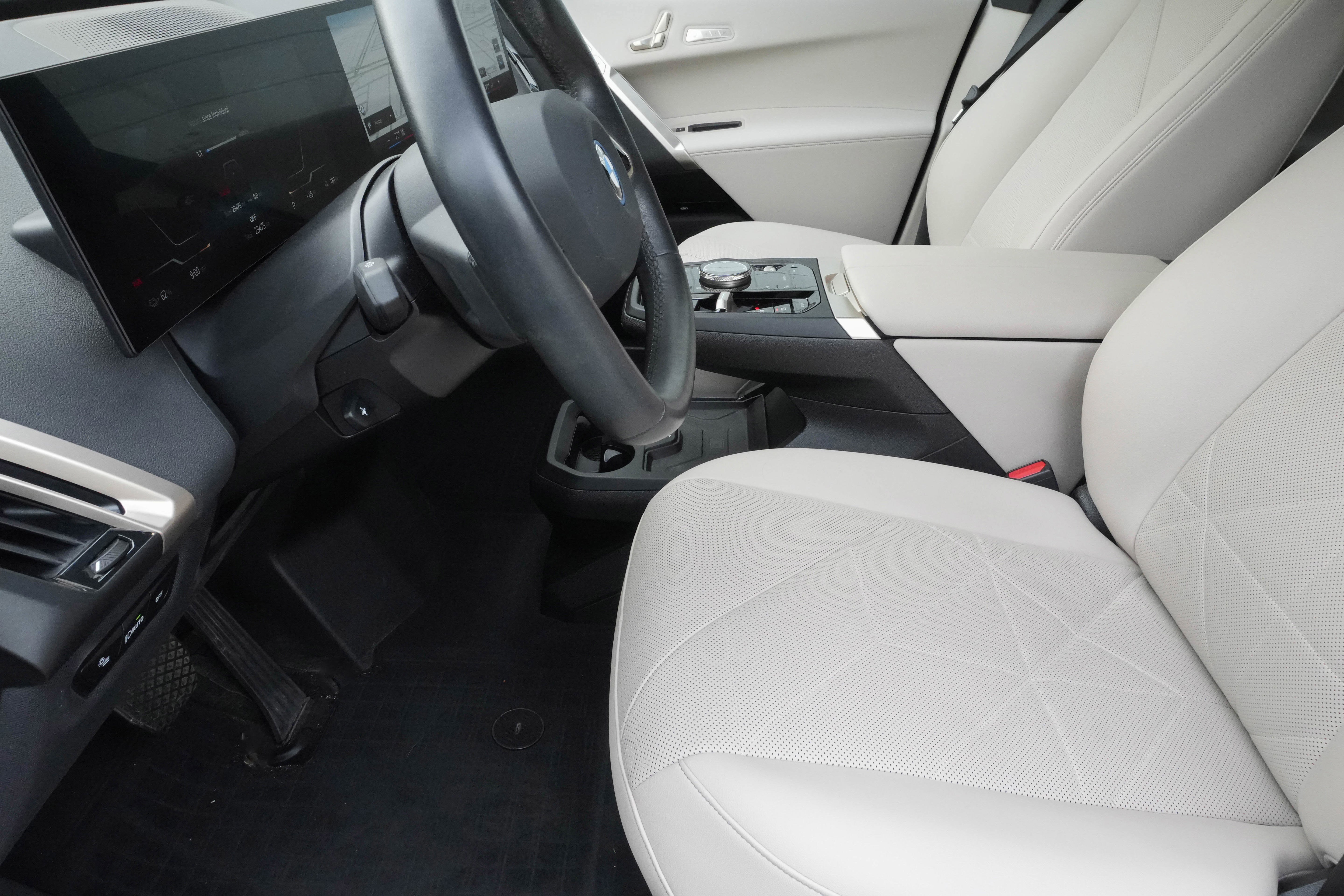 Certified 2024 BMW iX xDrive50 w/ Premium Package image 12