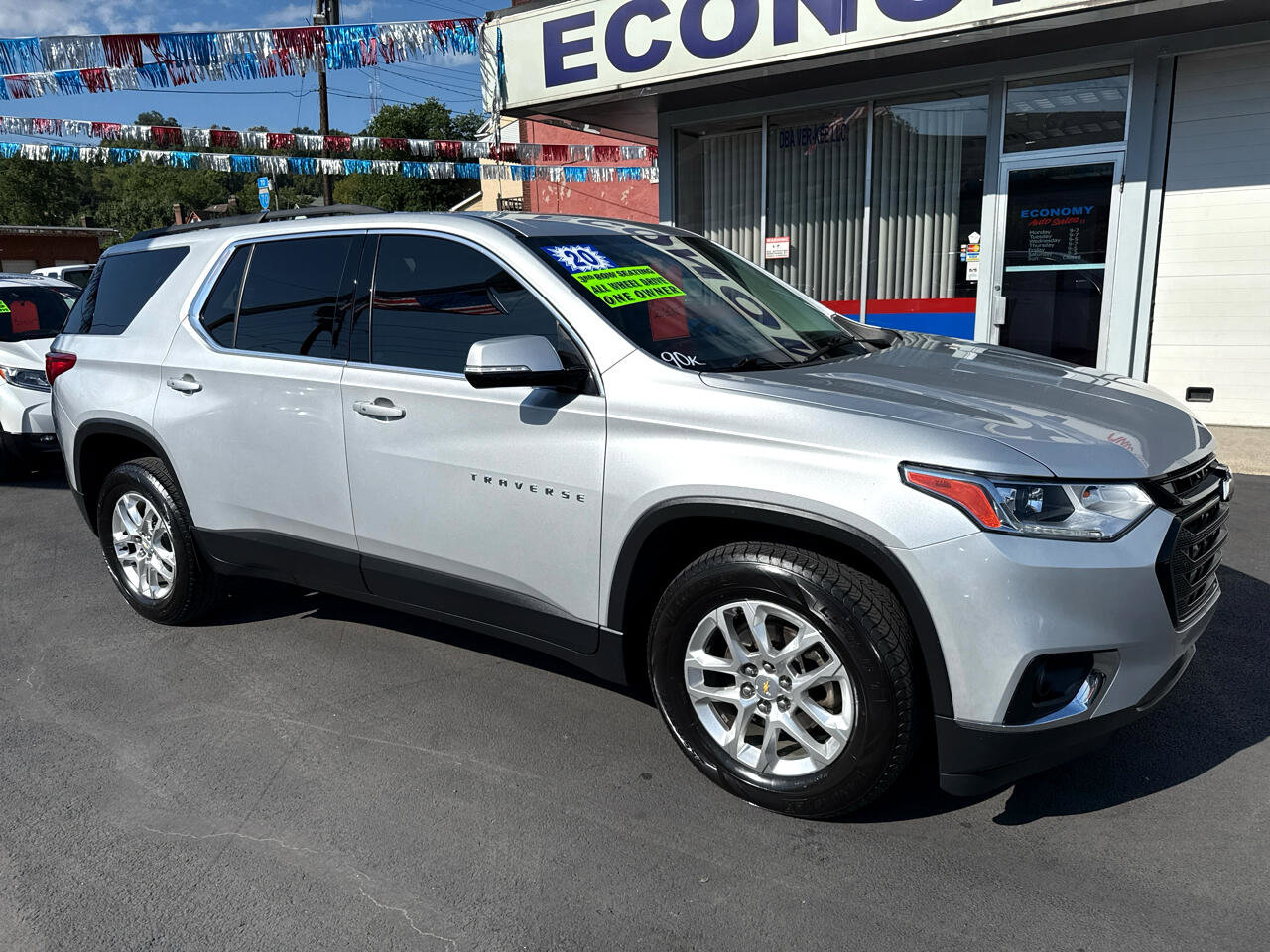 Used 2020 Chevrolet Traverse LT w/ LPO, Blackout Package image 1
