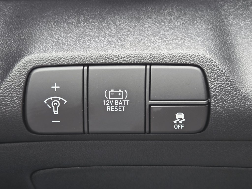 Used 2025 Hyundai Elantra SEL FWD image 44