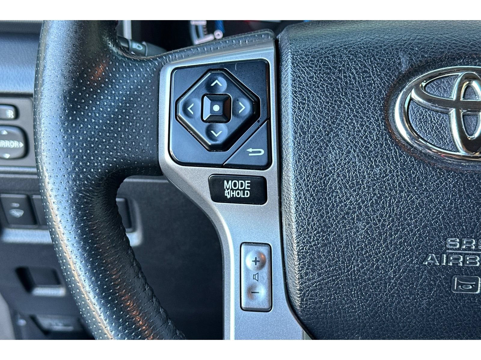 Used 2018 Toyota 4Runner SR5 Premium AWD/4WD image 26