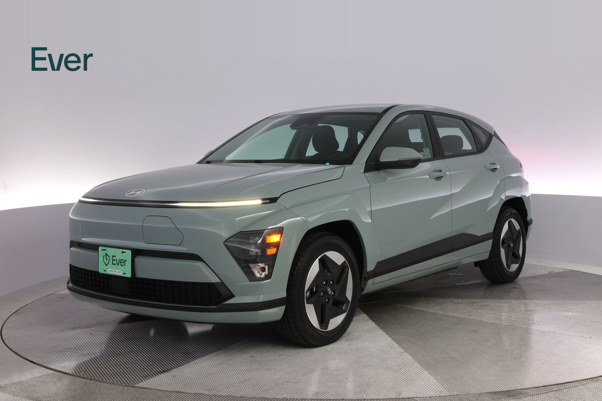 Used 2024 Hyundai Kona SE FWD image 2