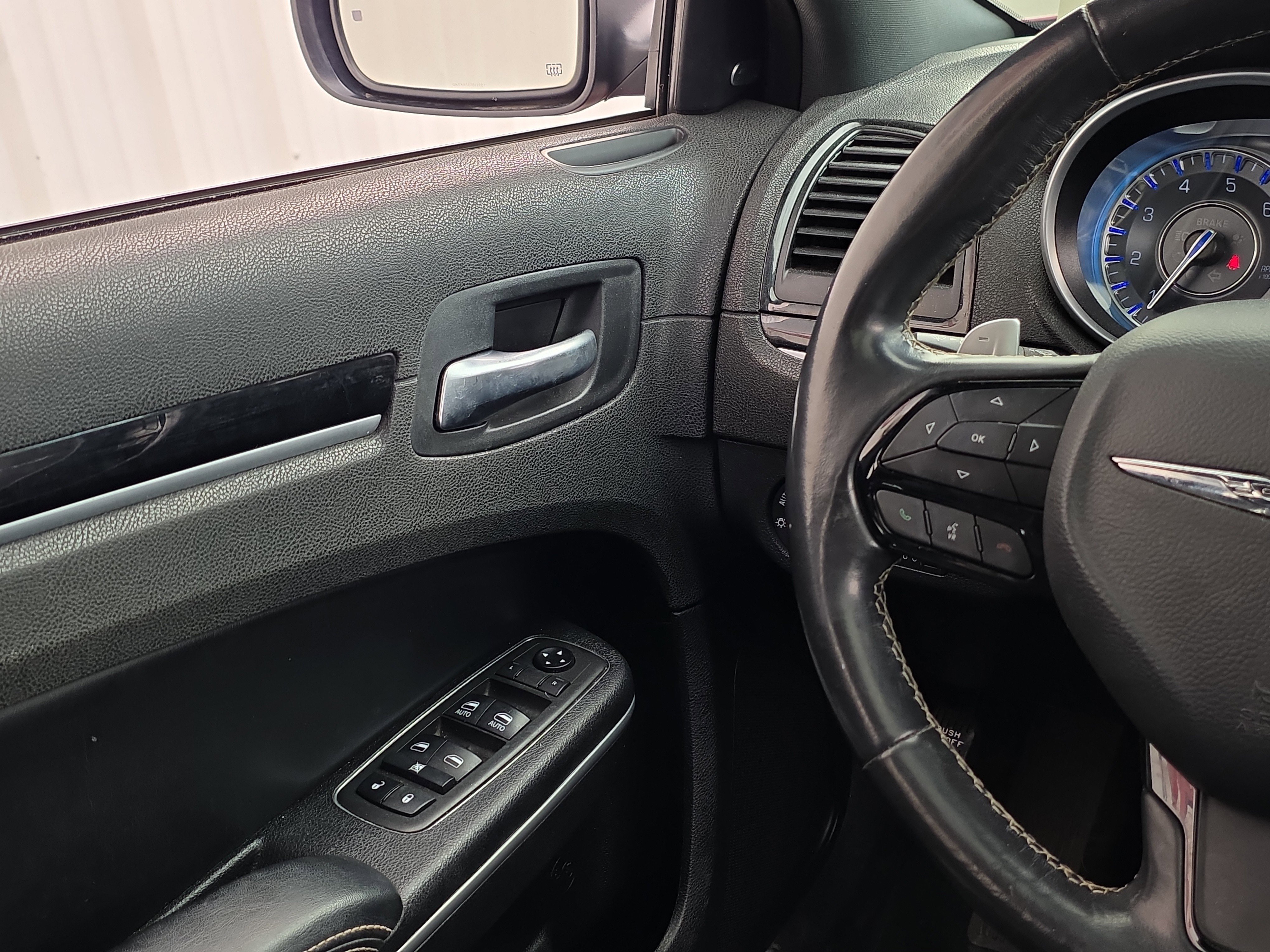 Used 2021 Chrysler 300 S image 23