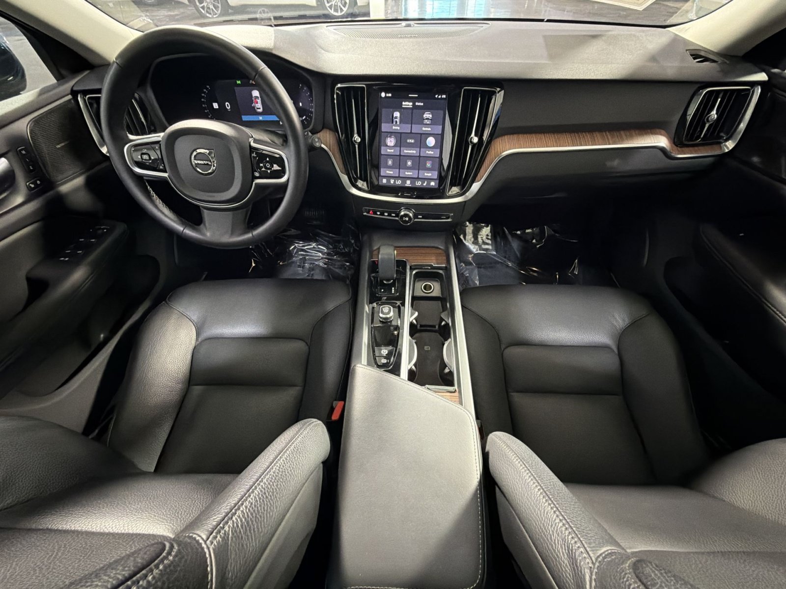 Used 2025 Volvo V60 B5 Cross Country Plus AWD/4WD image 35