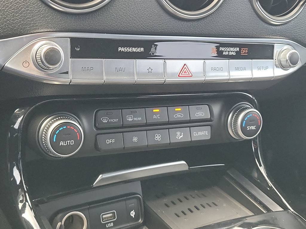 Used 2022 Kia Stinger GT-Line w/ Sun & Sound Package RWD image 16