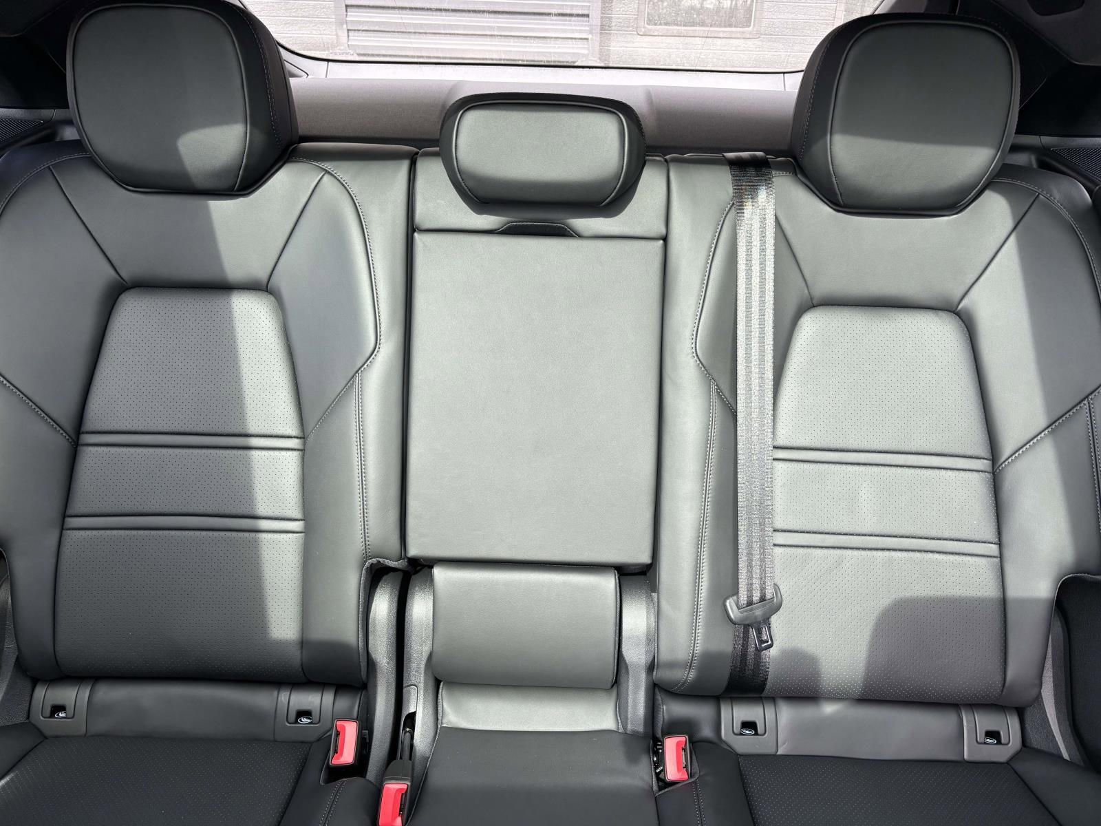 New 2026 Porsche Cayenne Coupe image 39