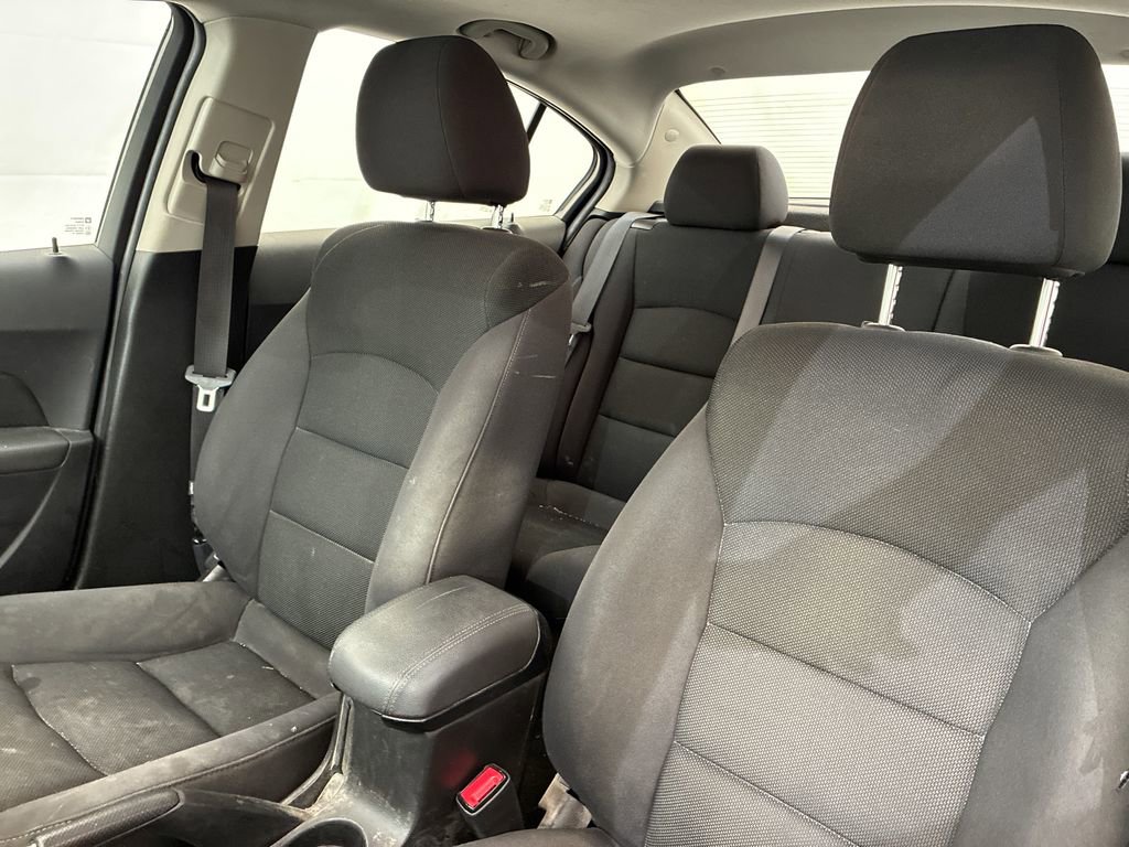 Used 2016 Chevrolet Cruze LT w/ Sun And Sound Package FWD image 10