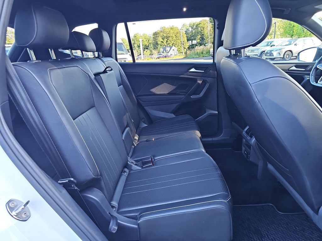 Used 2022 Volkswagen Tiguan SE R-Line AWD/4WD image 28