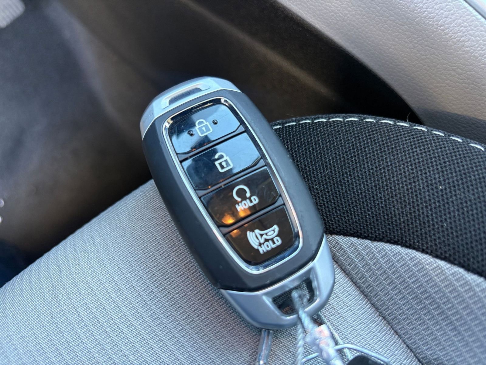 Used 2025 Hyundai Venue SEL image 23