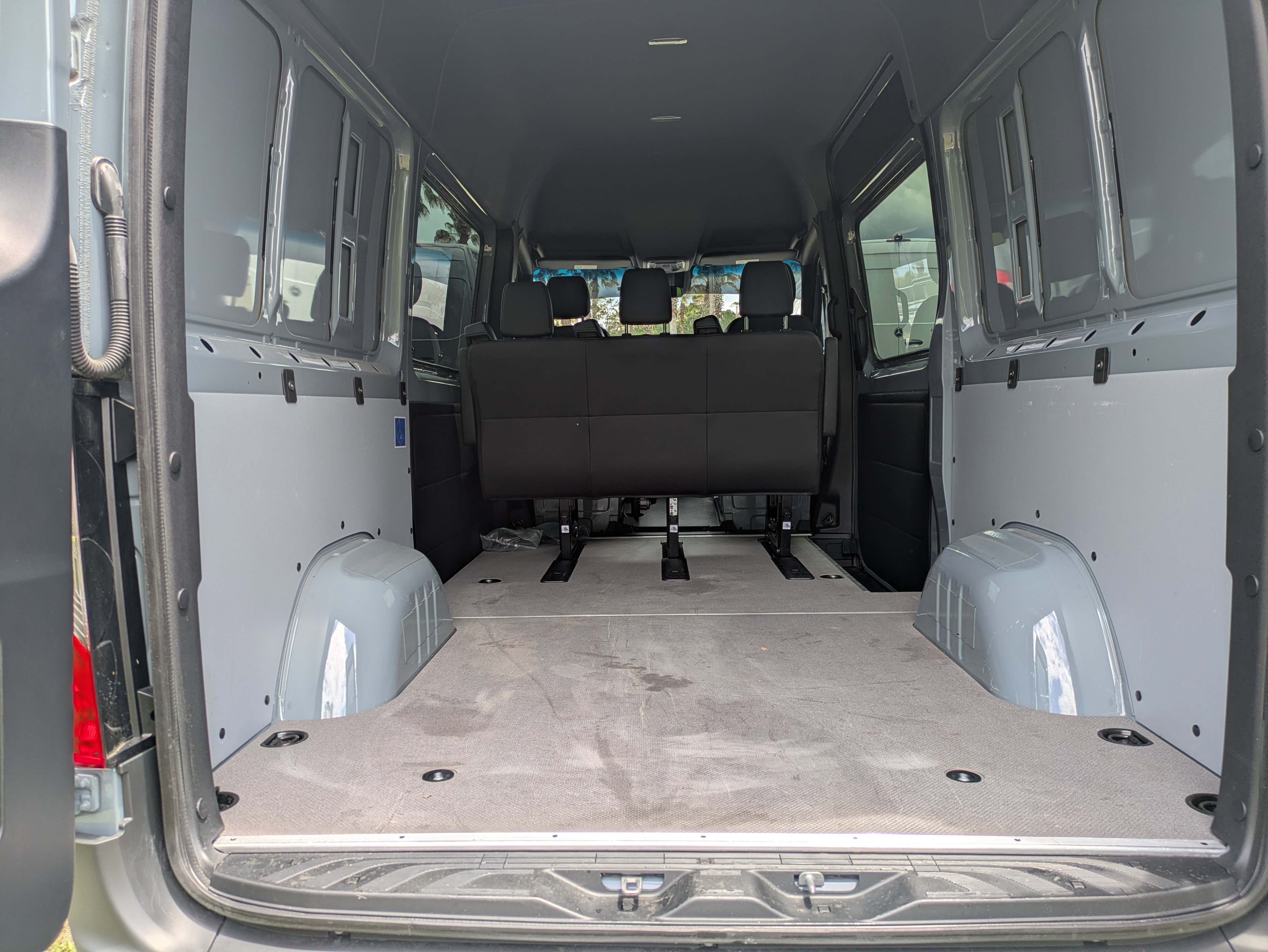 Used 2024 Mercedes-Benz Sprinter 2500 image 13
