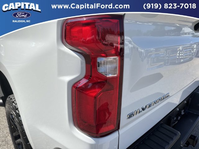 Used 2025 Chevrolet Silverado 1500 LT Trail Boss w/ Convenience Package II AWD/4WD image 15