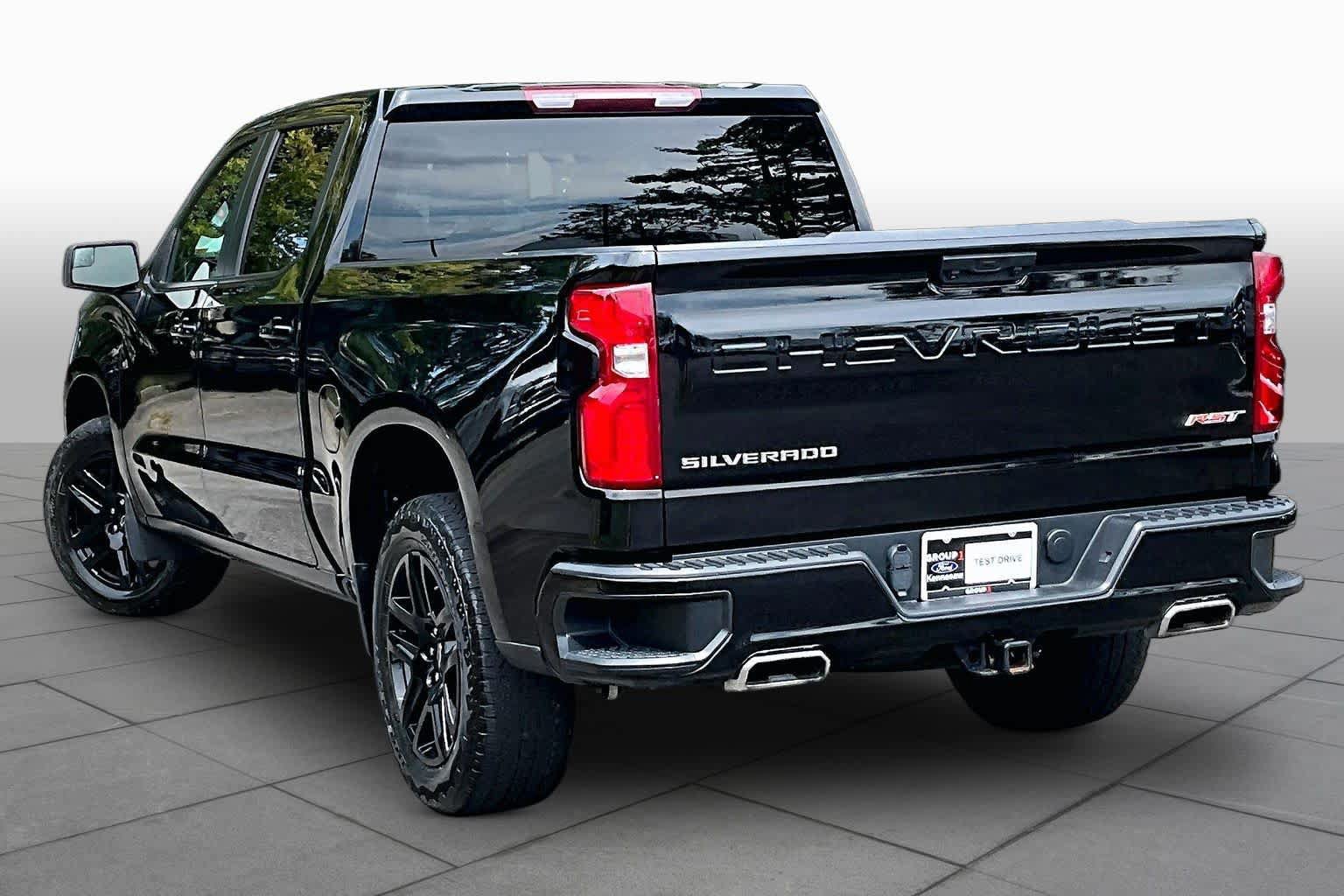 Used 2024 Chevrolet Silverado 1500 RST w/ Z71 Off-Road Package AWD/4WD image 12