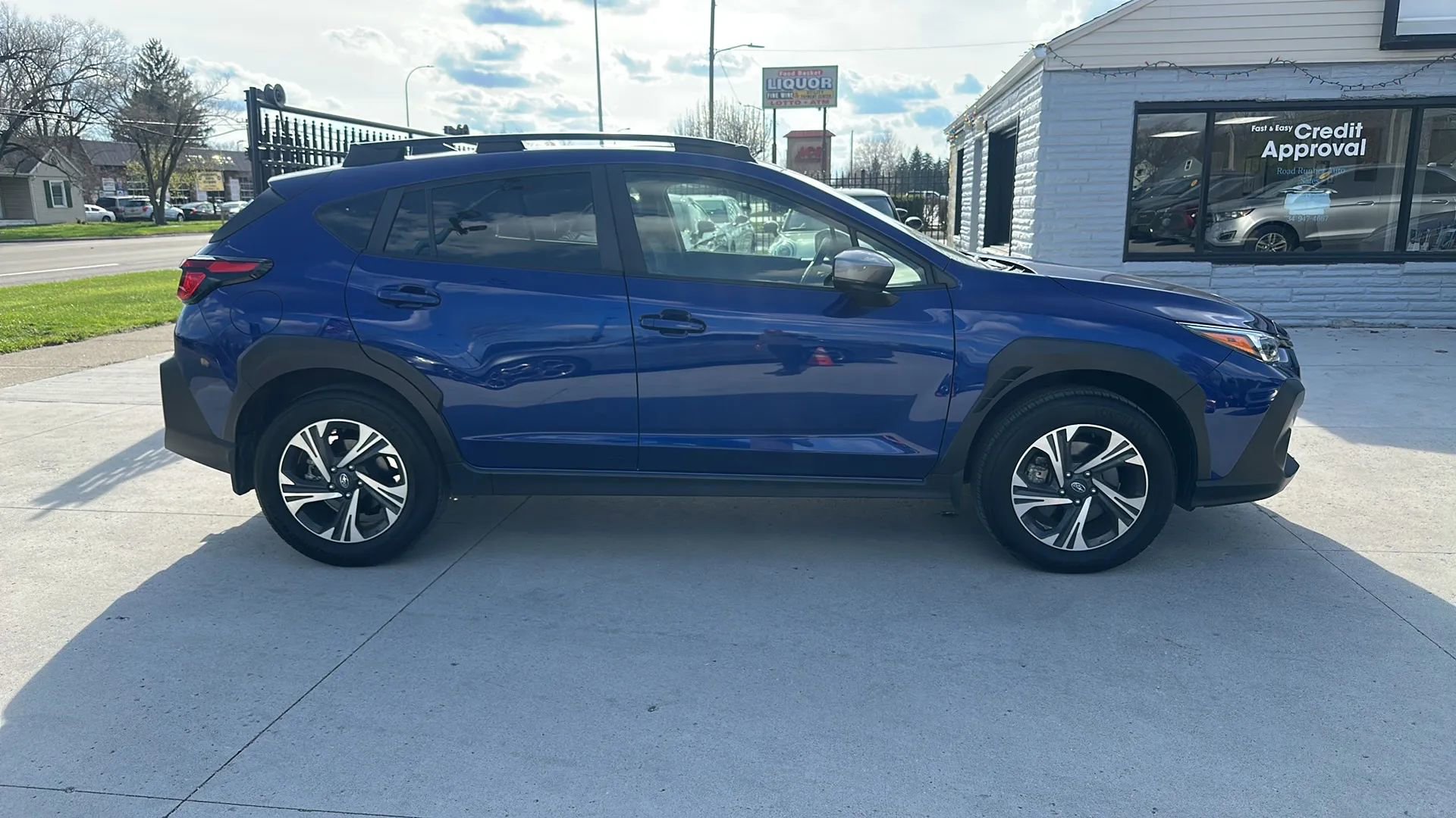 Used 2024 Subaru Crosstrek 2.0i Premium AWD/4WD image 4