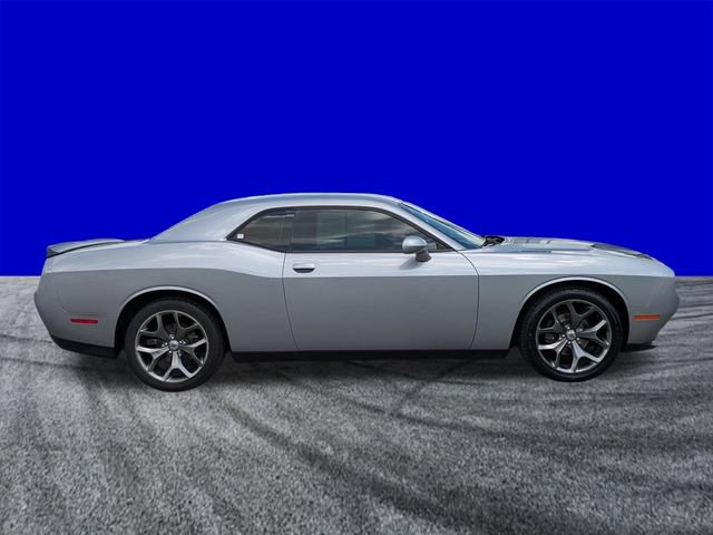 Used 2017 Dodge Challenger SXT RWD image 3