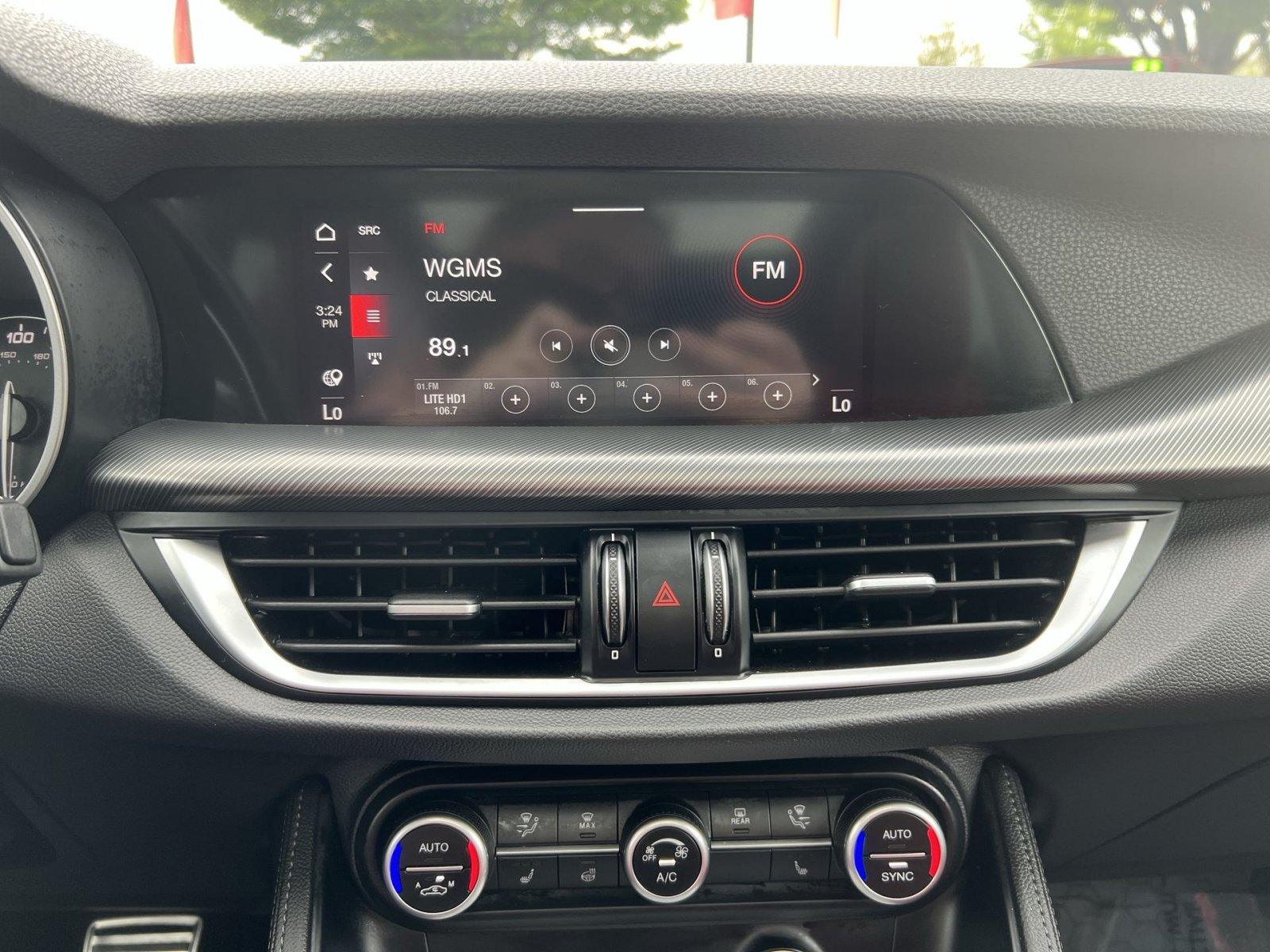 Used 2023 Alfa Romeo Stelvio Veloce AWD/4WD image 18