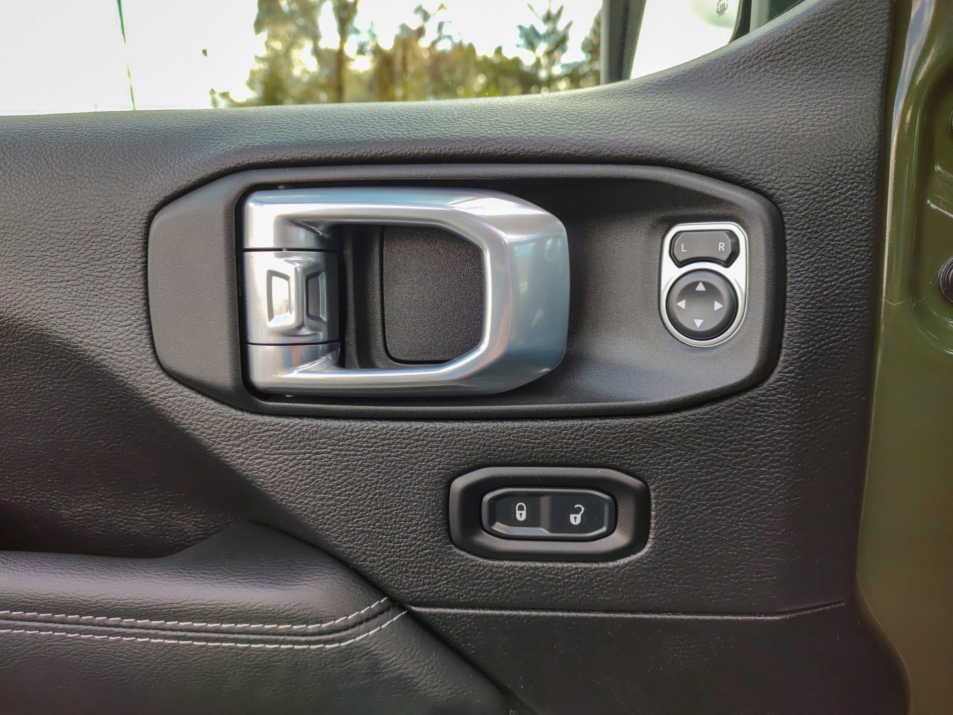 Used 2021 Jeep Wrangler Unlimited Sahara w/ Cold Weather Group image 30