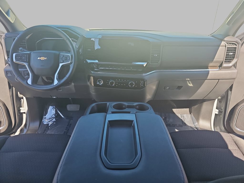 Used 2024 Chevrolet Silverado 1500 LT AWD/4WD image 11