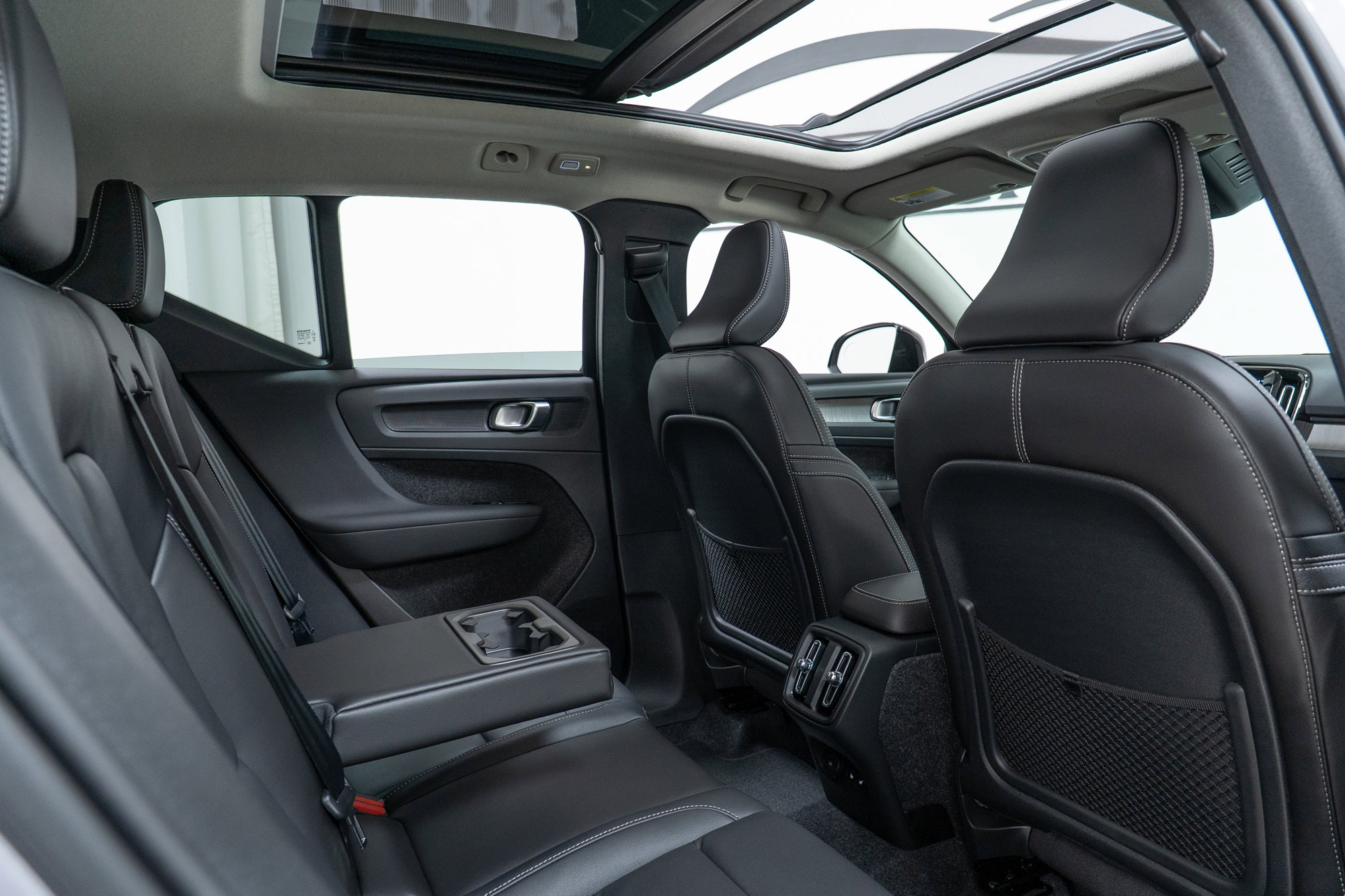 New 2026 Volvo XC40 B5 Plus w/ Protection Package Premier image 23