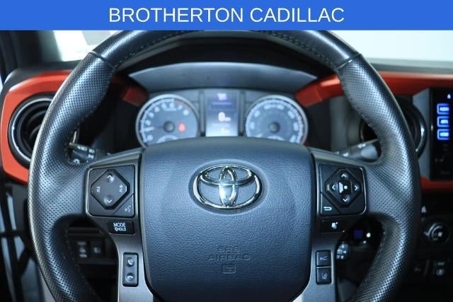 Used 2018 Toyota Tacoma TRD Off-Road w/ Technology Package AWD/4WD image 17
