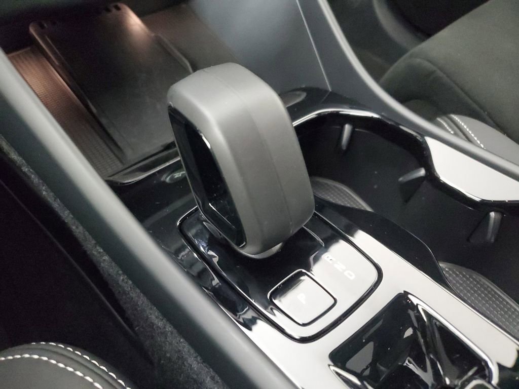 Certified 2026 Volvo XC40 B5 Ultra w/ Climate Package image 34