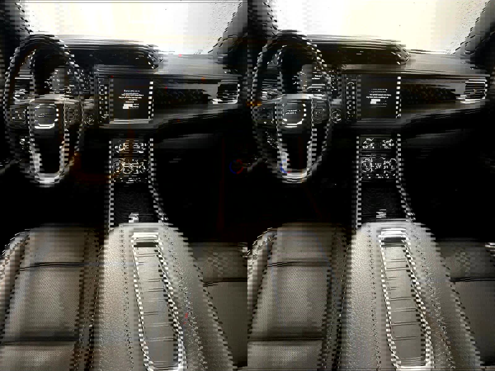 Used 2023 GMC Yukon Denali w/ Denali Reserve Package image 22