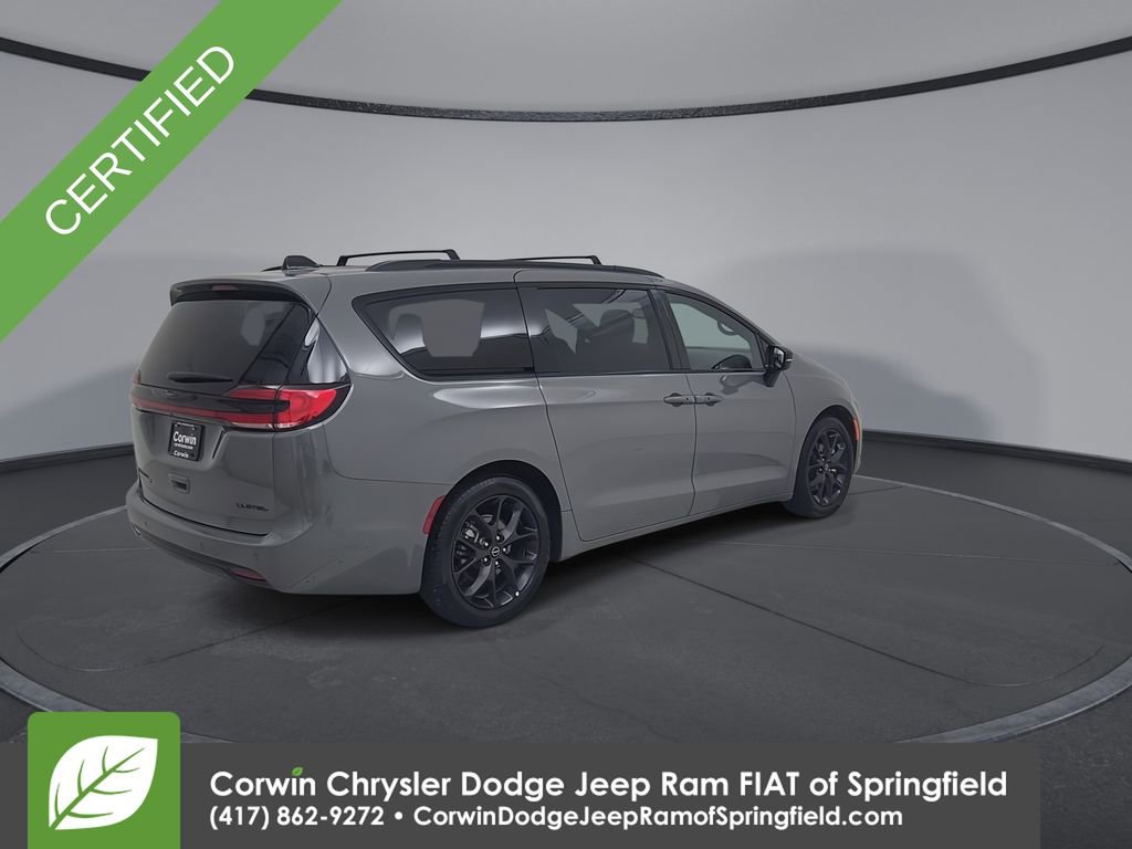 Certified 2025 Chrysler Pacifica Limited image 15