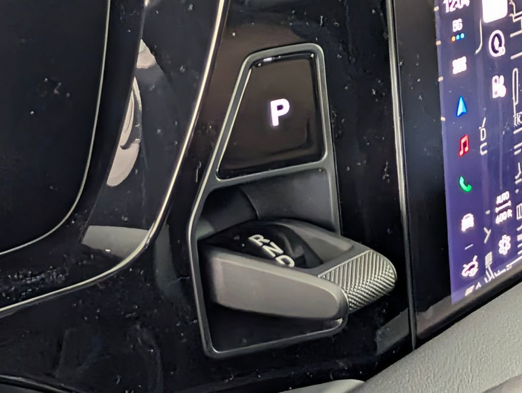 New 2026 Porsche Macan Electric image 36