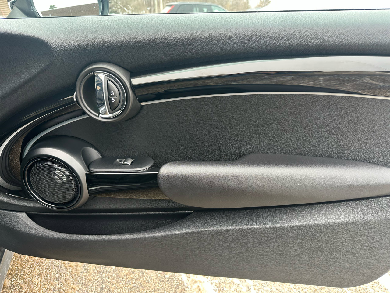 Used 2015 MINI Cooper 2-Door Hardtop image 22