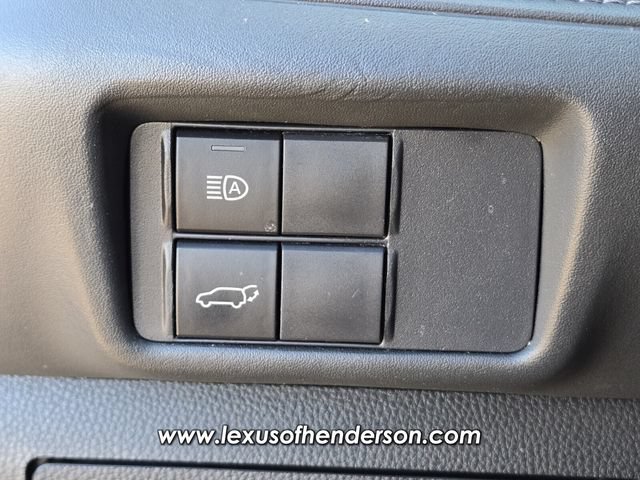 Used 2020 Toyota Highlander XLE FWD image 26
