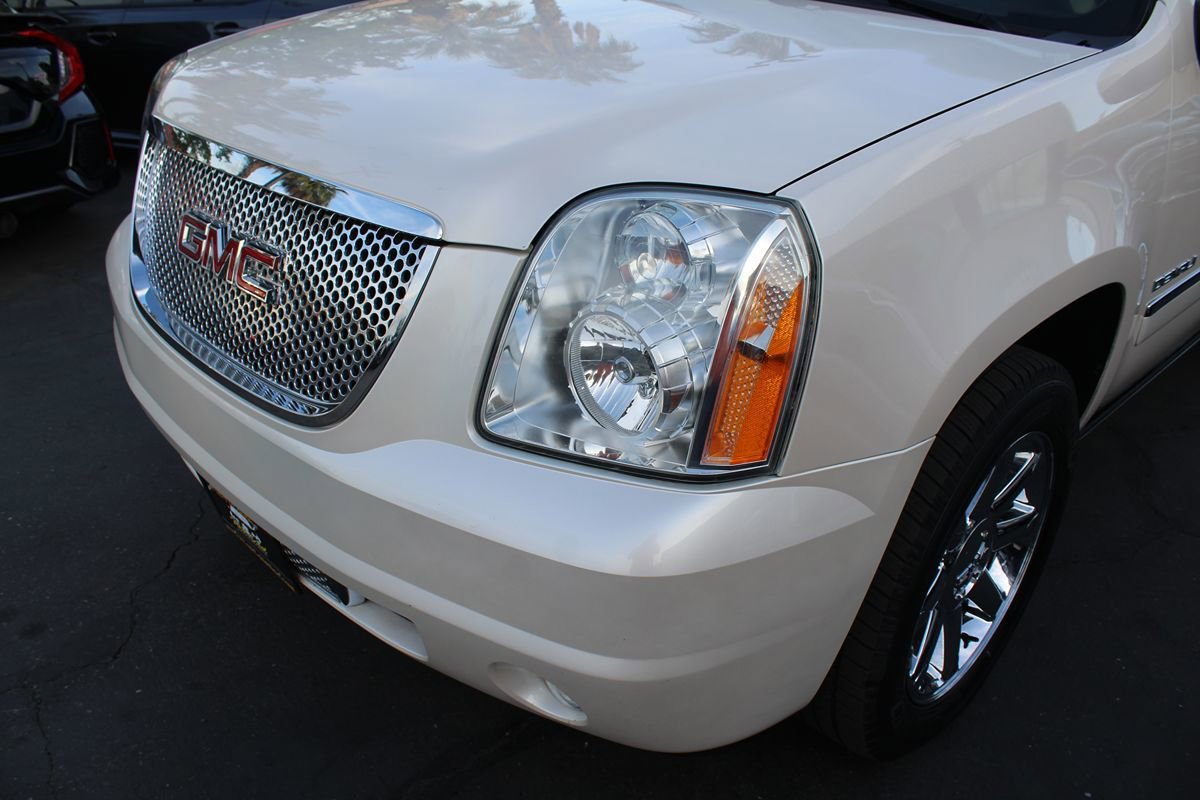 Used 2013 GMC Yukon Denali AWD/4WD image 10