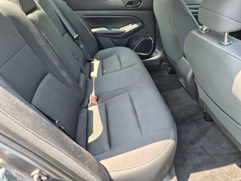 Used 2025 Nissan Altima 2.5 SV FWD image 32