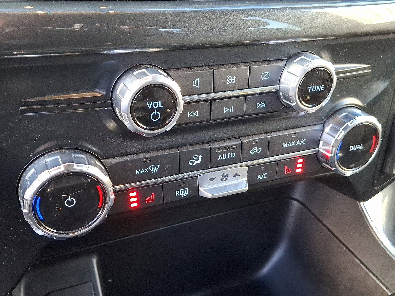 Used 2022 Ford F150 XLT w/ Equipment Group 302A High image 16