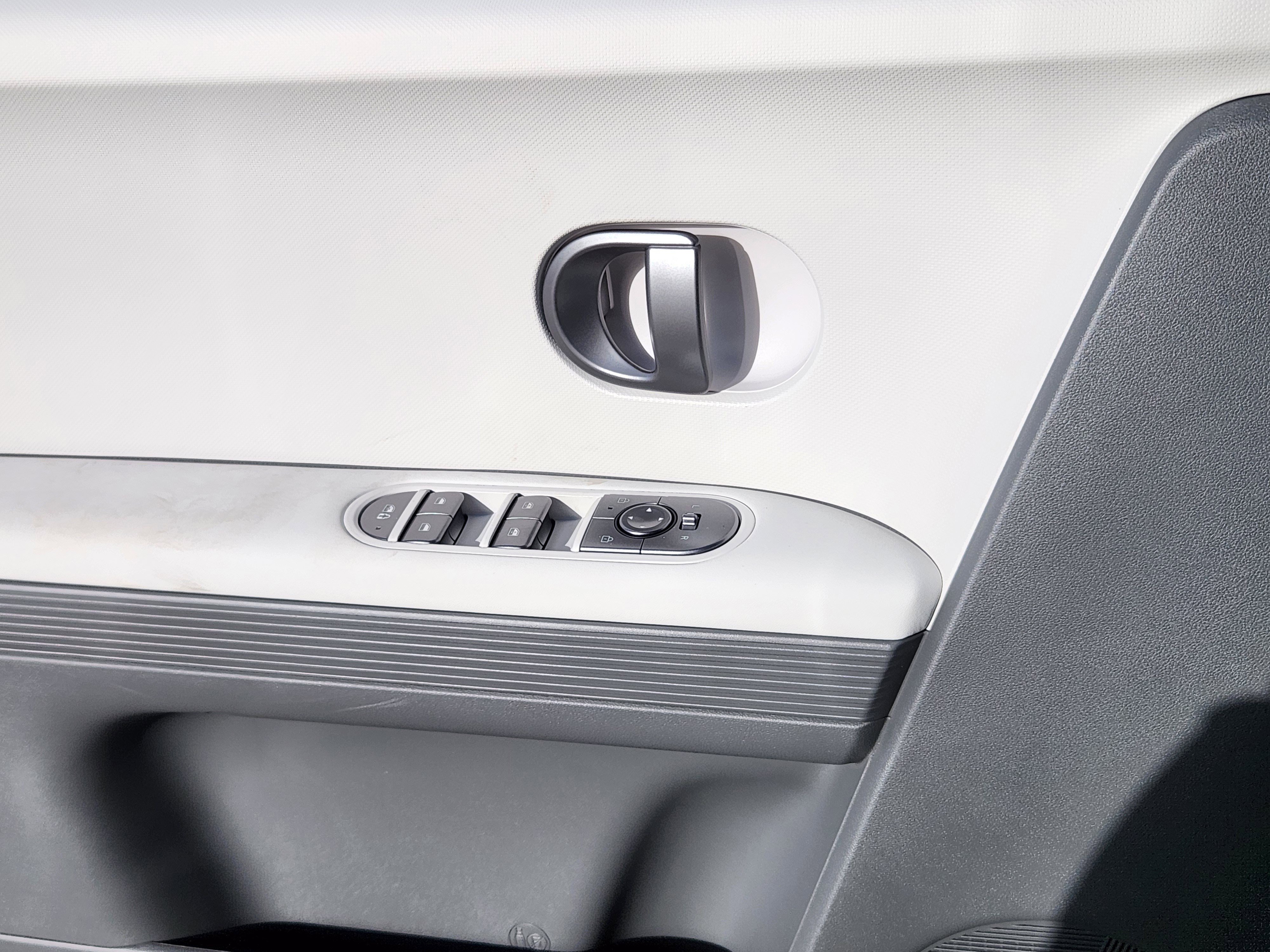 New 2026 Hyundai Ioniq 5 SEL image 7