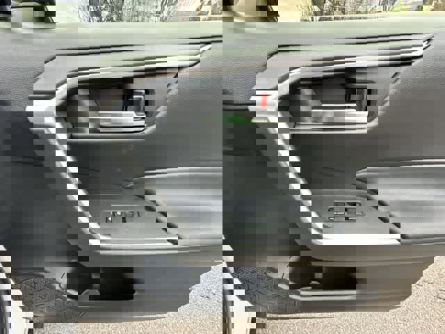 Used 2020 Toyota RAV4 XLE w/ Convenience Package image 23