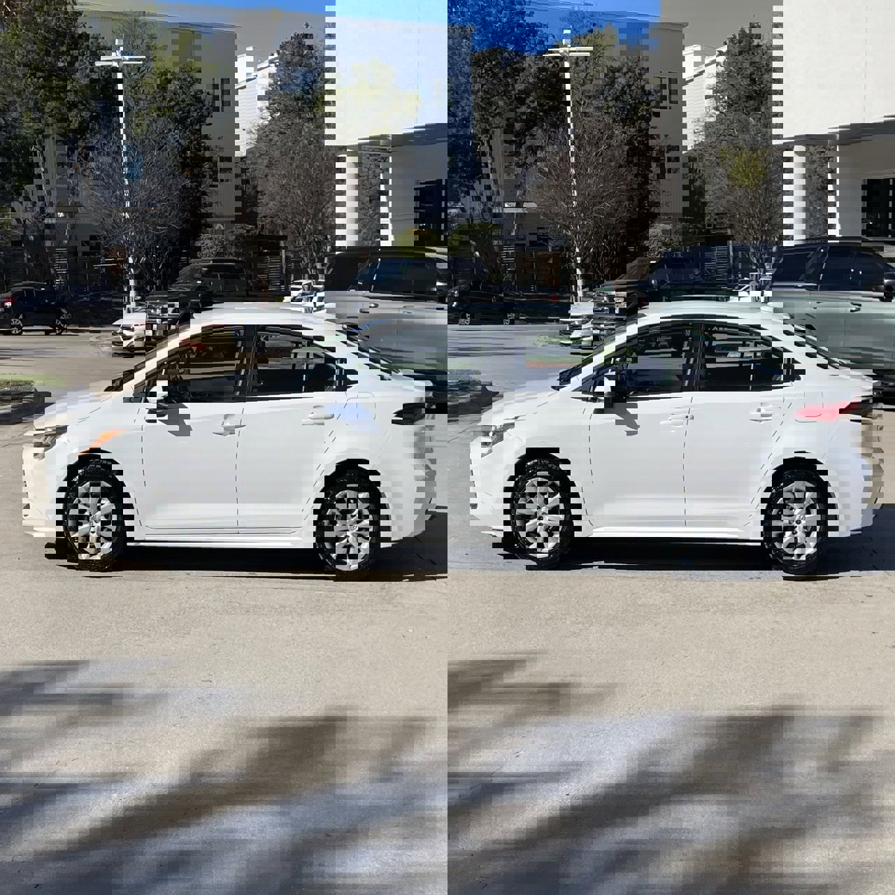 Used 2024 Toyota Corolla LE image 3