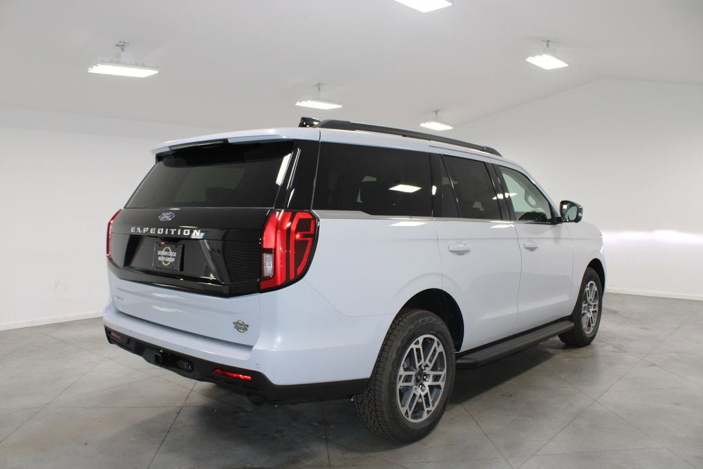 New 2026 Ford Expedition Active image 10
