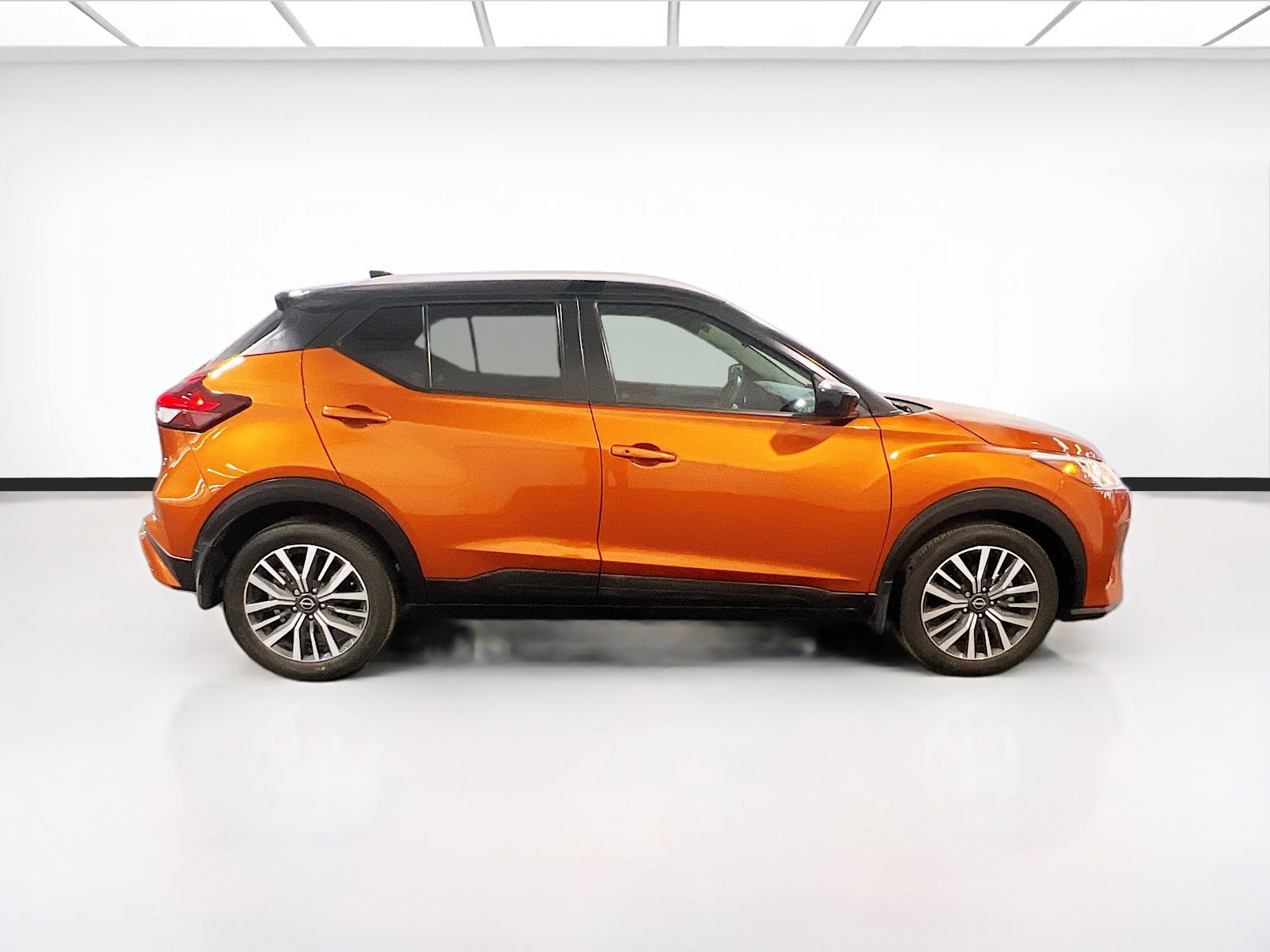 Used 2023 Nissan Kicks SV FWD image 22