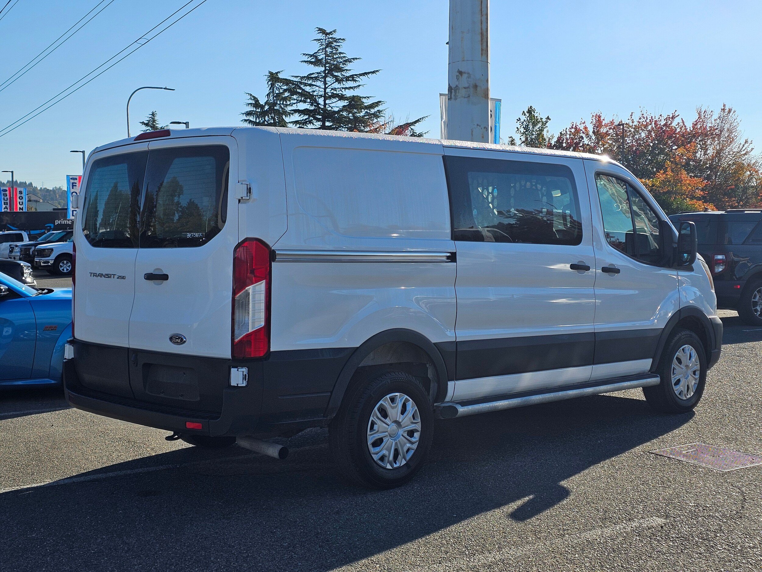 Used 2025 Ford Transit 250 Low Roof w/ Exterior Upgrade Package RWD image 5