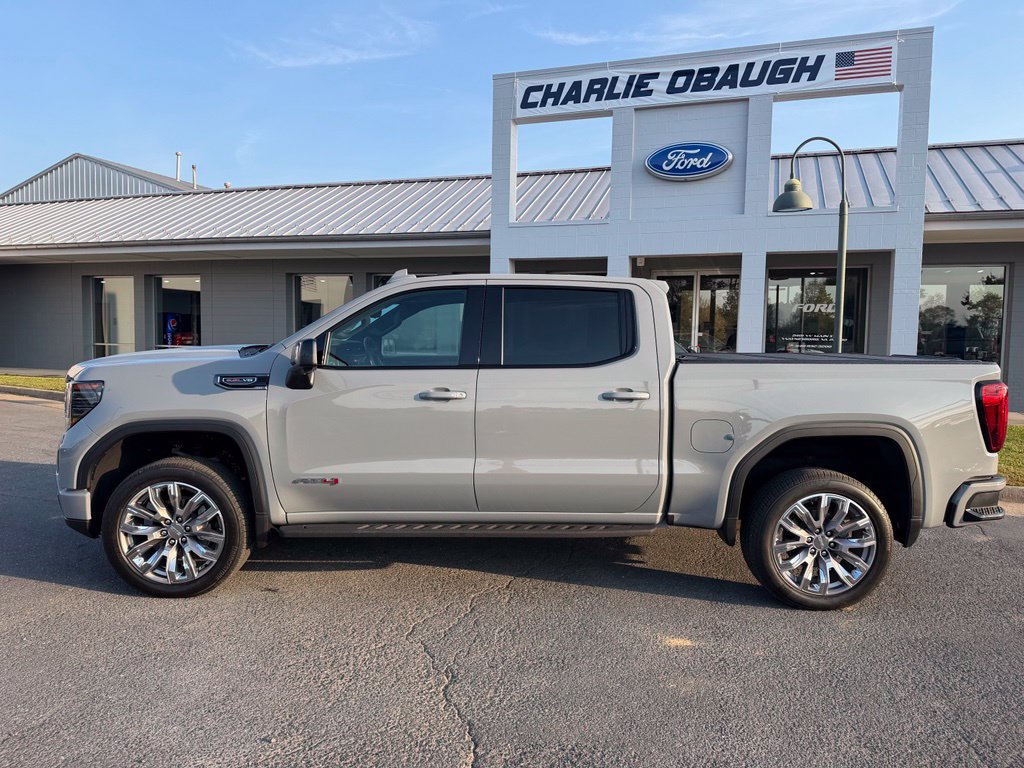 Used 2024 GMC Sierra 1500 AT4 w/ Technology Package AWD/4WD image 2