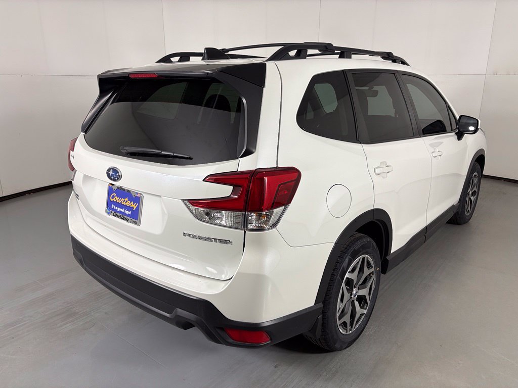 Used 2024 Subaru Forester Premium AWD/4WD image 8
