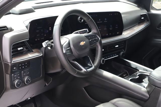 Used 2025 Chevrolet Tahoe LT AWD/4WD image 13