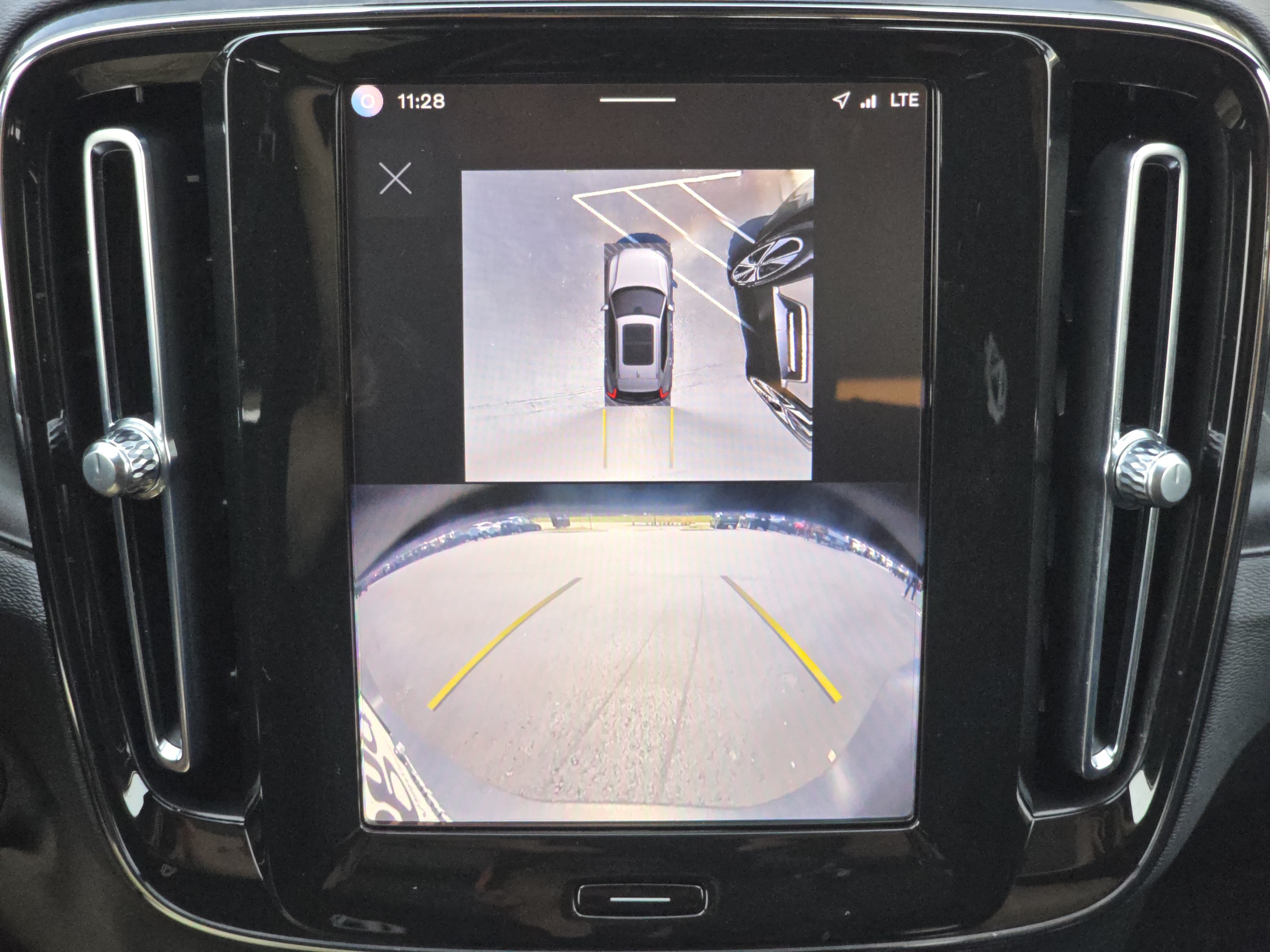 Used 2024 Volvo XC40 Recharge Plus w/ Protection Package Premier AWD/4WD image 28